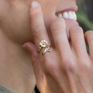 April Birth Flower Ring - Daisy