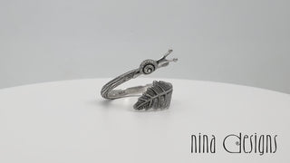 Turntable video of snail and leaf adjustable ring