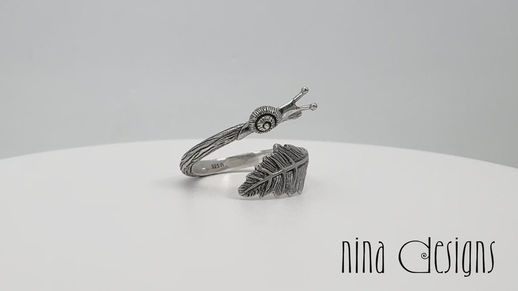 Turntable video of snail and leaf adjustable ring